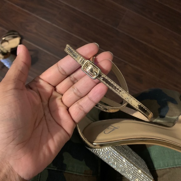 NWOT Rose gold studded block heels size 7.5 - Picture 6 of 6